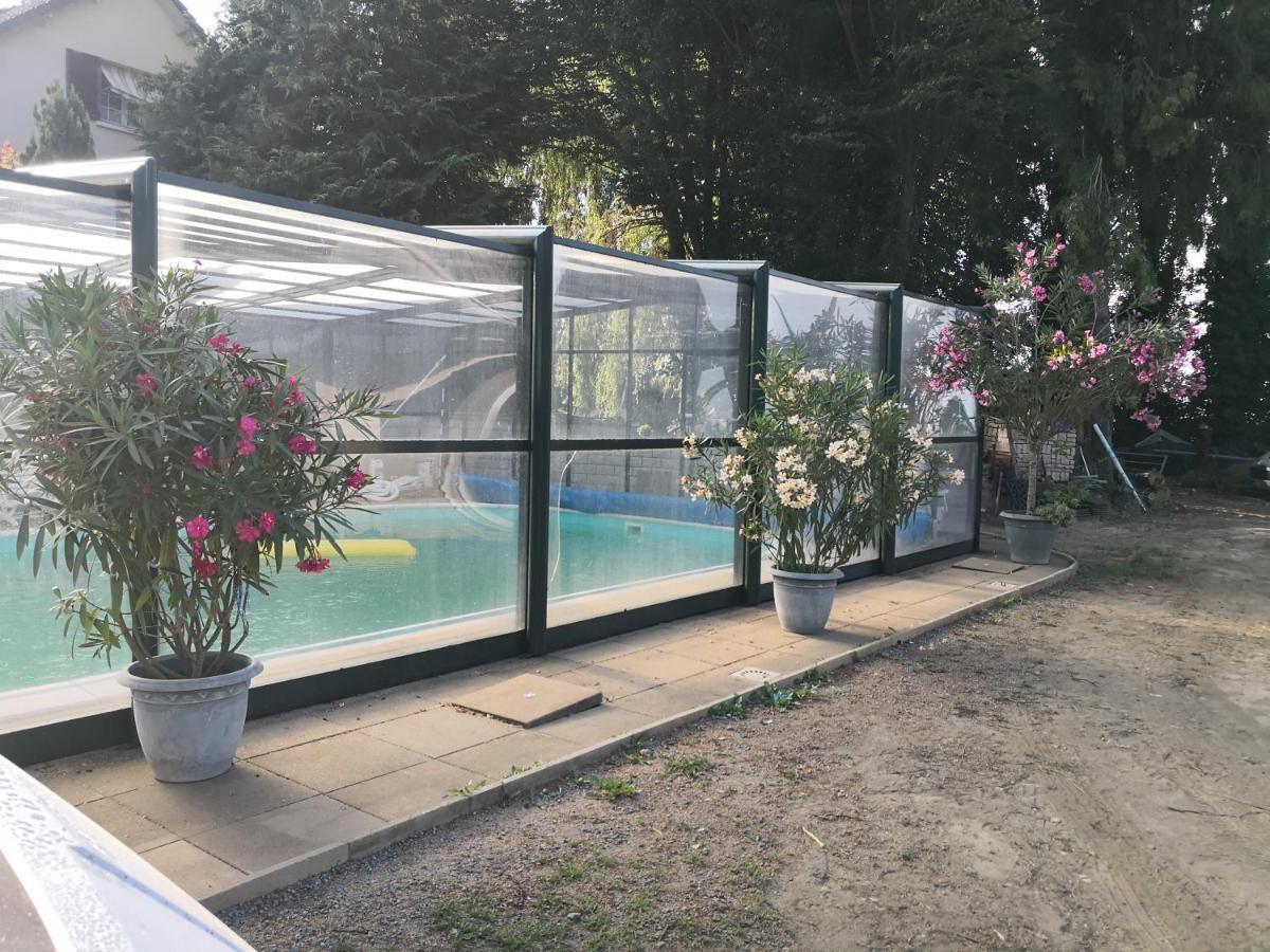 Au Jardin Fleuri Bed & Breakfast Secondigny Dış mekan fotoğraf